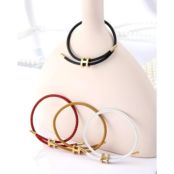 Luxury H Shape Buckle Bracelet - Polished 18k Gold-Plated Women's Jewelry - Picture 6 of 6